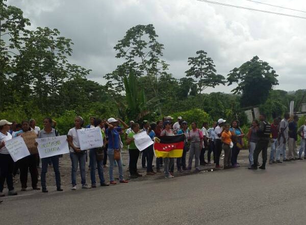 Docentes de Ocumare del Tuy protestaron este miércoles #31May por mejoras salariales