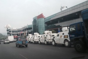 Reportan convoy de tanquetas en Superlíder de Los Teques #8May (Fotos)