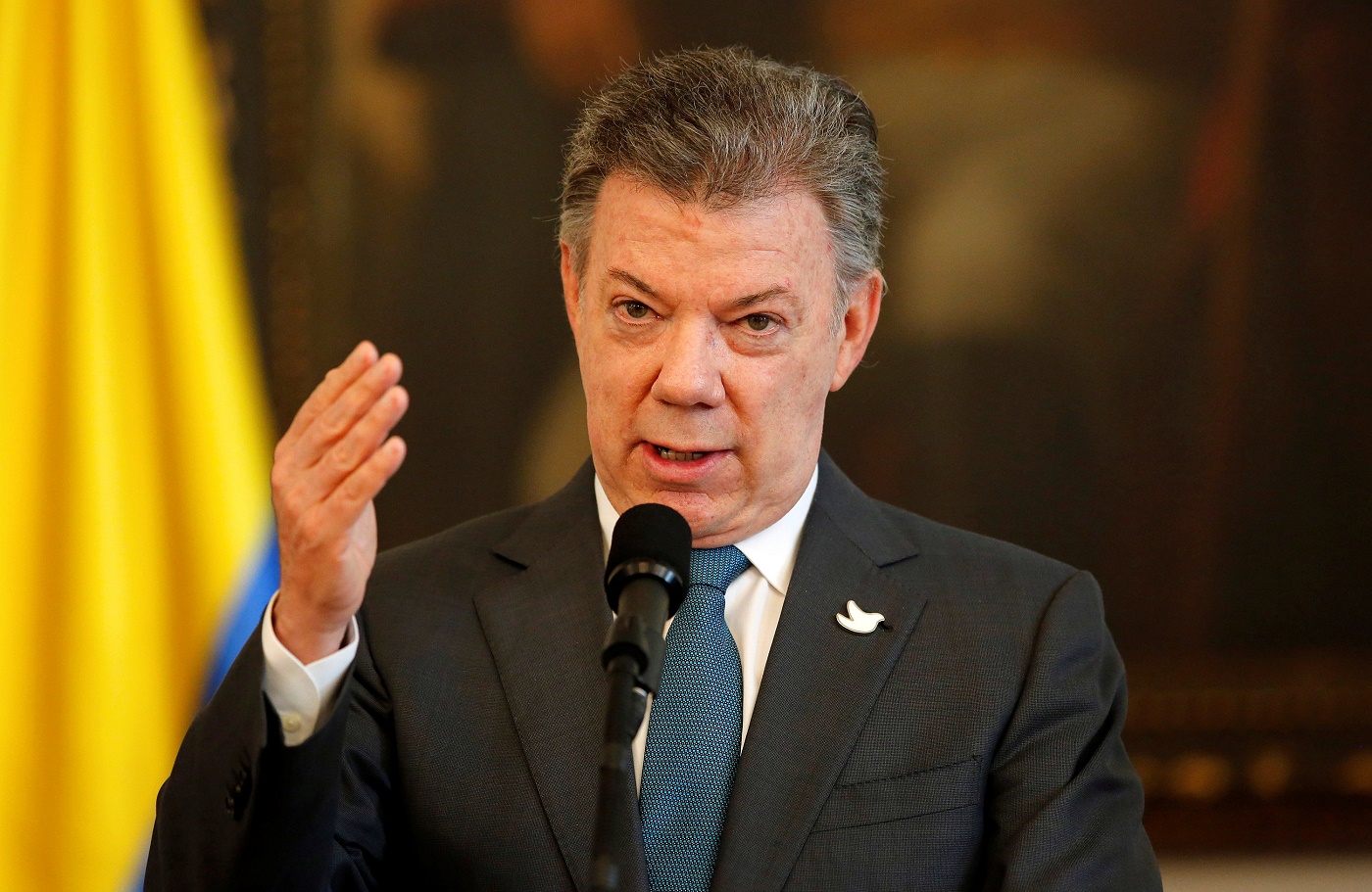 Santos retorna a Bogotá para liderar situación tras atentado en Bogotá
