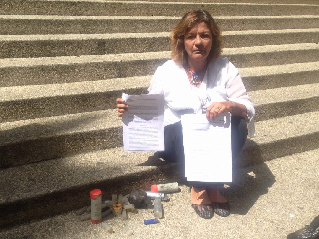 Madre de Geraldín Moreno denunció ante la Fiscalía a Benavides Torres y Néstor Reverol por hostigamiento
