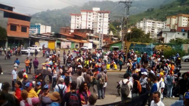 Foto: Merideños marchan hasta el CNE  / Leonardo León 