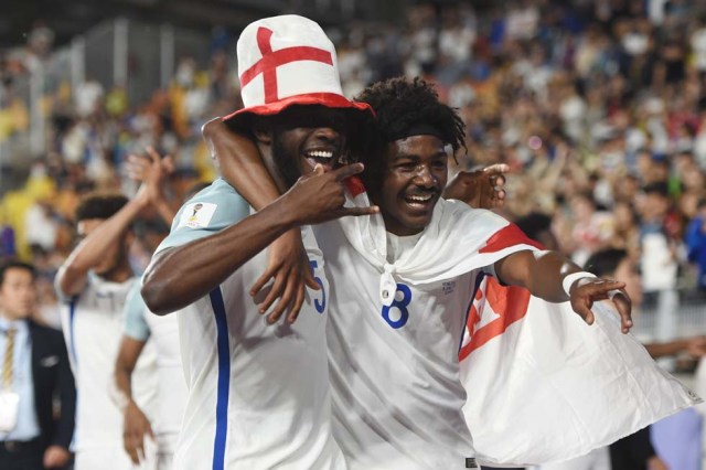 EngAsí celebró Inglaterra su triunfo en el Mundial Sub 20. AFP PHOTO / JUNG Yeon-Je