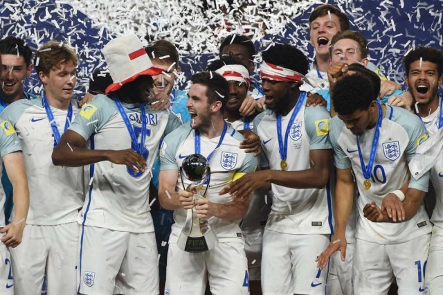 Así celebró Inglaterra su triunfo en el Mundial Sub 20.  AFP PHOTO / JUNG Yeon-Je