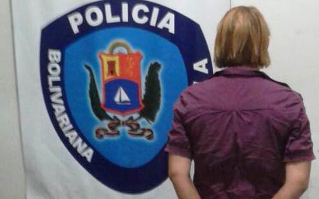 La mujer fue detenida por presuntamente haber agredido a puños a su hija de 10 años. (Foto: Prensa)
