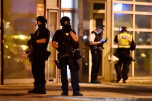 La policía asegura que incidentes en Londres son actos terroristas