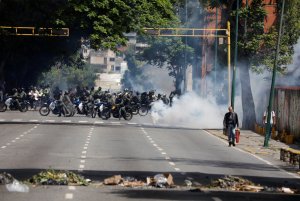 ¡Fuerte! Los perdigones que le extrajeron de la espalda a una joven manifestante en Caracas (Video)