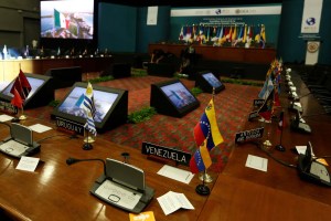Con más de 20 votos a favor, la OEA aprobó resolución en rechazo al show de Maduro