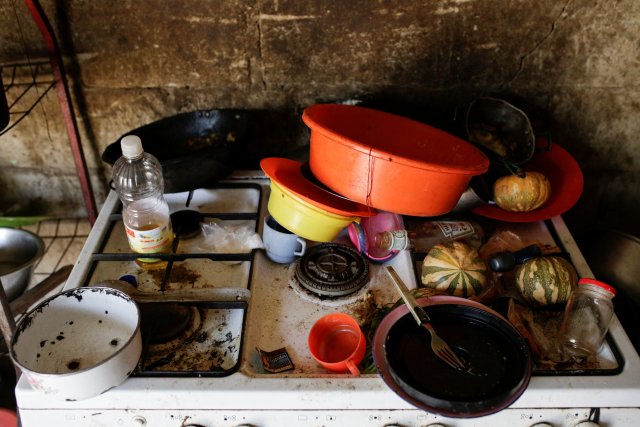 A view of the kitchen of Lideibis Bracho, who was diagnosed with chronic malnutrition, at her hovel in Paraguaipoa, Venezuela March 1, 2017. Picture taken March 1, 2017. REUTERS/Marco Bello