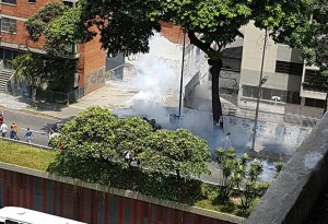 PNB reprime el trancazo en la avenida Libertador #23Jun (fotos y video)