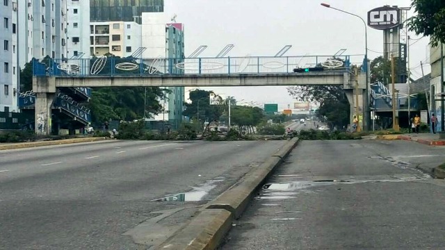 Foto: Barricadas en la avenida Libertador de Barquisimeto / Cortesía