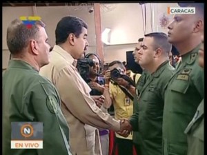 Increíble: Maduro entregó condecoraciones a los peones de la desmedida represión y violaciones a los DDHH