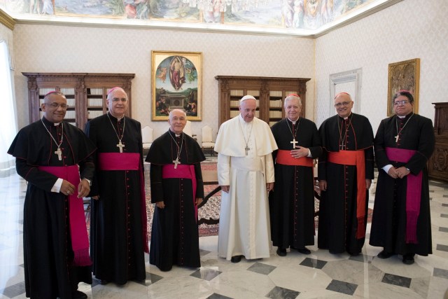 Pope Francis poses with cardinals and bishops, members of the Venezuelan Episcopal Conference, during a meeting at the Vatican June 8, 2017. Osservatore Romano/Handout via REUTERS ATTENTION EDITORS - THIS IMAGE WAS PROVIDED BY A THIRD PARTY. EDITORIAL USE ONLY. NO RESALES. NO ARCHIVE.