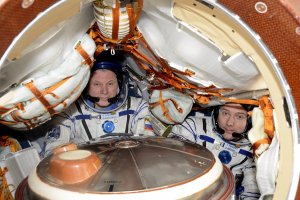 Astronautas vuelven a la Tierra tras 200 días en el espacio