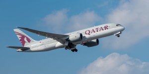 Riad anula la licencia de Qatar Airways y cierra sus oficinas en Arabia