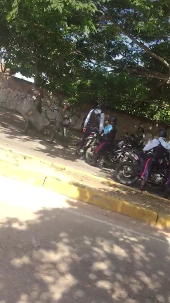 Represión a estudiantes de la I.U.P.Santiago Mariño / Foto: @DipYanetFermin