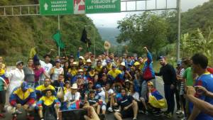 Estudiantes que marchan hacia Caracas llegaron a Trincheras #380kmxvzla