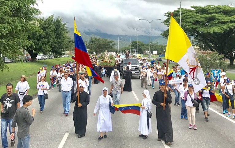Arranca caminata de Unidos en la Fe por la paz de Venezuela en Carabobo