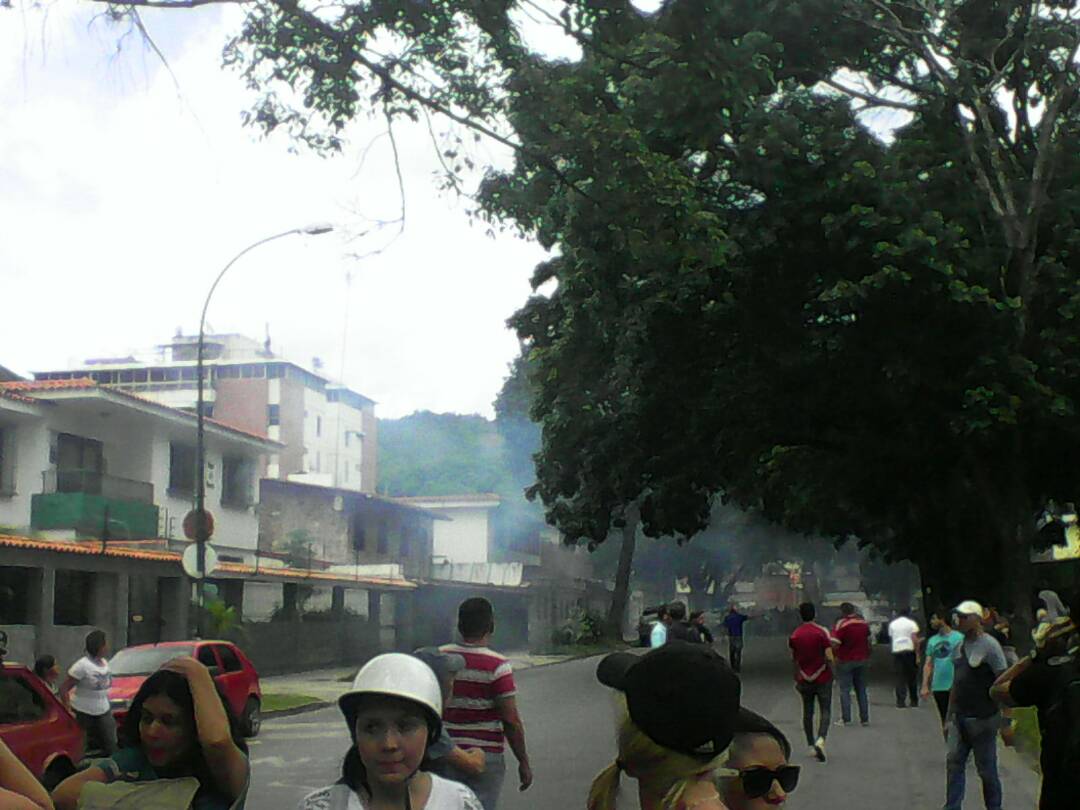 Frente a una guardería, GNB reprimió a manifestantes en Montalbán #19Jun (Video)