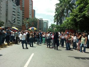 Trabajadores se unen al trancazo en El Rosal #23Jun (Video)