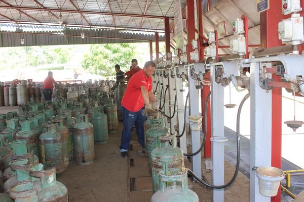 Plan de contingencia para cubrir demanda de combustible y gas doméstico en Táchira