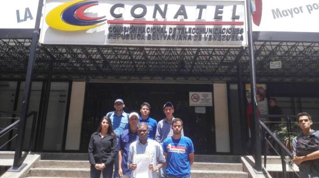 Jóvenes de UNT acudieron a la sede de Conatel (Foto: Comunicaciones UNT)