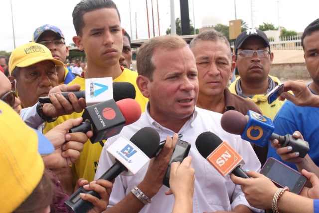 Juan Pablo Guanipa planton por Venezuela