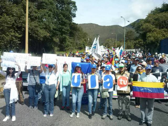 Foto: En Mérida estudiantes marchan en rechazo al cierre de ULA TV / Leonardo León