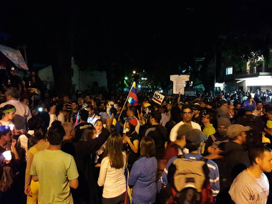 Movilización nocturna llegó a la sede de la OEA este #21Jun (fotos)