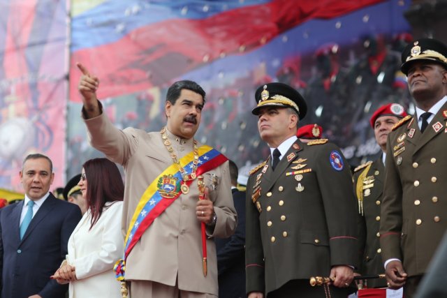 Foto: El Presidente de la República Nicolas Maduro junto al Ministro de Defensa Vladimir Padrino López / Prensa presidencial