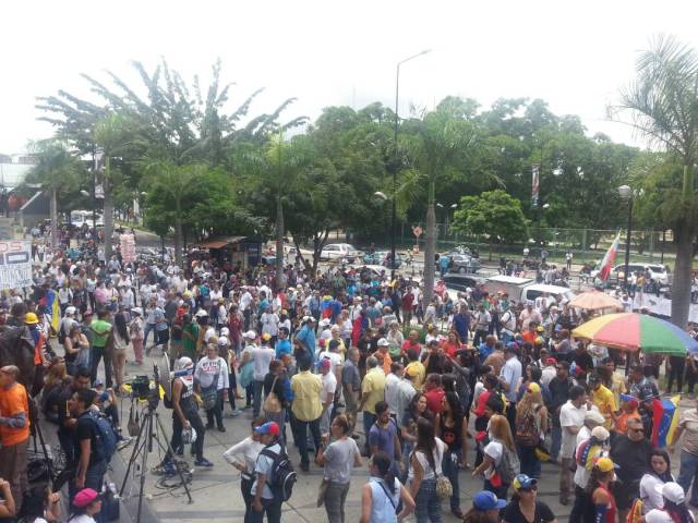 Manifestantes llegan a Parque Cristal. Foto: Pamela Toledo.