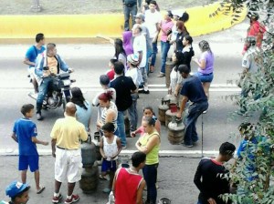 Vecinos de sector Los Eucaliptos en Caracas protestan por escasez de gas doméstico #28Jun