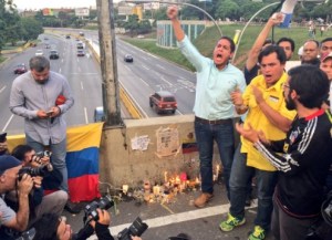 Rindieron homenaje a Fabián Urbina en el Distruibuidor Altamira (fotos)