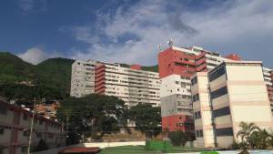 Reportan allanamientos en apartamentos en La Vega (Video)