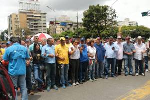 Oposición marcha contra la Constituyente y chavismo reúne firmas para candidatos