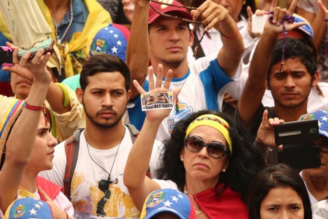 Rosario por la paz de Venezuela / Foto: Wil Jiménez