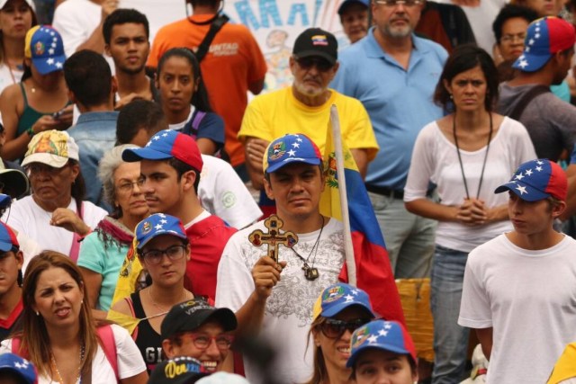 Rosario por la paz de Venezuela / Foto: Wil Jiménez