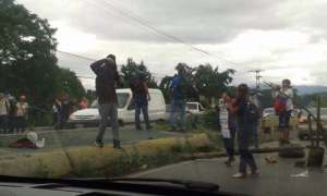 Protesta mantiene fuerte congestionamiento para entrar y salir de Cagua #21Jun (Fotos)