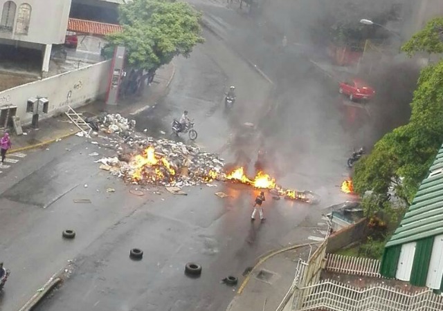 Reportan barricadas en El Llanito #7Jun (Fotos)