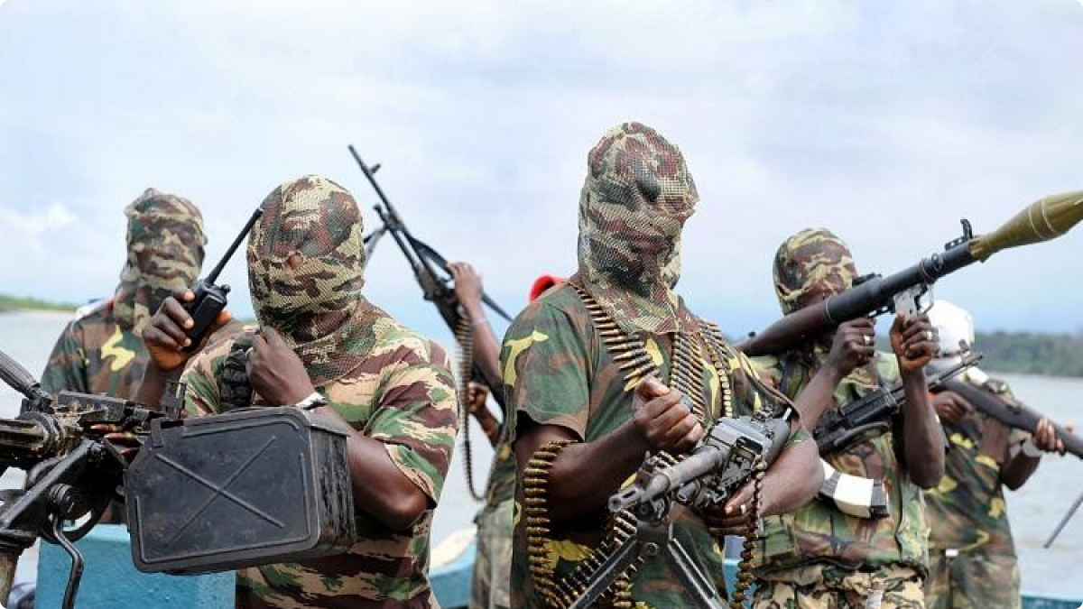 Nigeria confirma desaparición de 110 niñas tras ataque de Boko Haram
