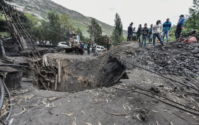 Foto: Ascendieron a 13 los muertos por explosión en mina de carbón en Colombia / AFP