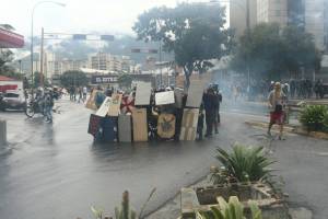 Venezuela vive  jornada de represión en las calles y enfrentamiento de poderes