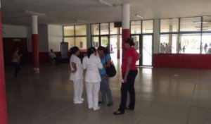 Trabajadores del hospital en Cantaura le negaron el acceso al director
