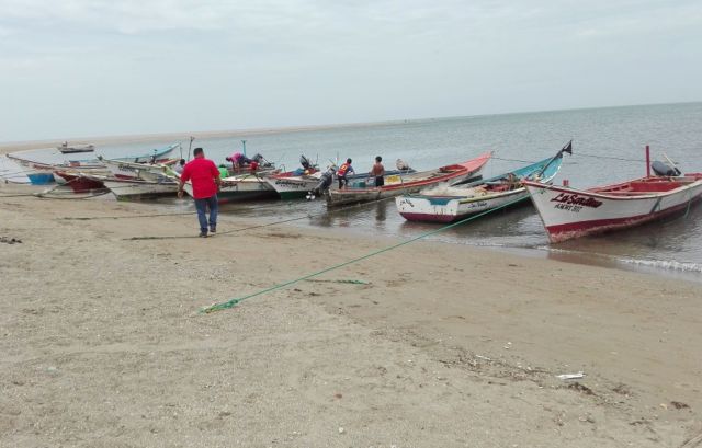Suspenden zarpe de embarcaciones en cuatro entidades del país. Foto: aVN