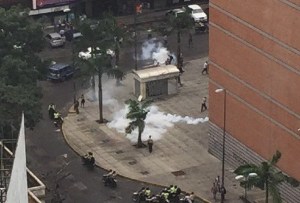 GNB y PNB reprimieron a manifestantes en La Candelaria #7Jun (Video y Fotos)