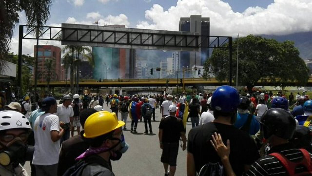 Los represores persiguieron a los manifestantes hasta Las Mercedes (Foto: @periodicodelara)
