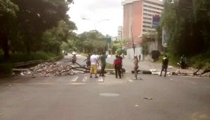Trancazo en la avenida Río de Janeiro a la altura de Macaracuay #26Jun