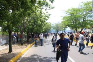 Con bombas la GNB acabó la marcha zuliana al CNE
