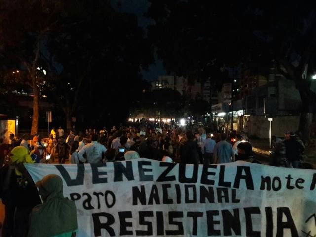Marcha nocturna hacia la OEA. Foto: Eduardo de la Concha /lapatilla