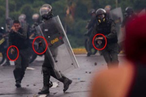 ¡Atención defensor! Foto revela un tercer pistolero de la GNB en Altamira