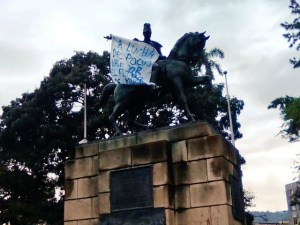 La estatua de Sucre en Táchira amaneció con las palabras de Neomar Lander #28Jun (foto)